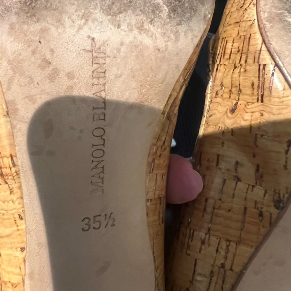 Manolo Blahnik color Textured Tan Heels sz 35 1/2 - Picture 5 of 5